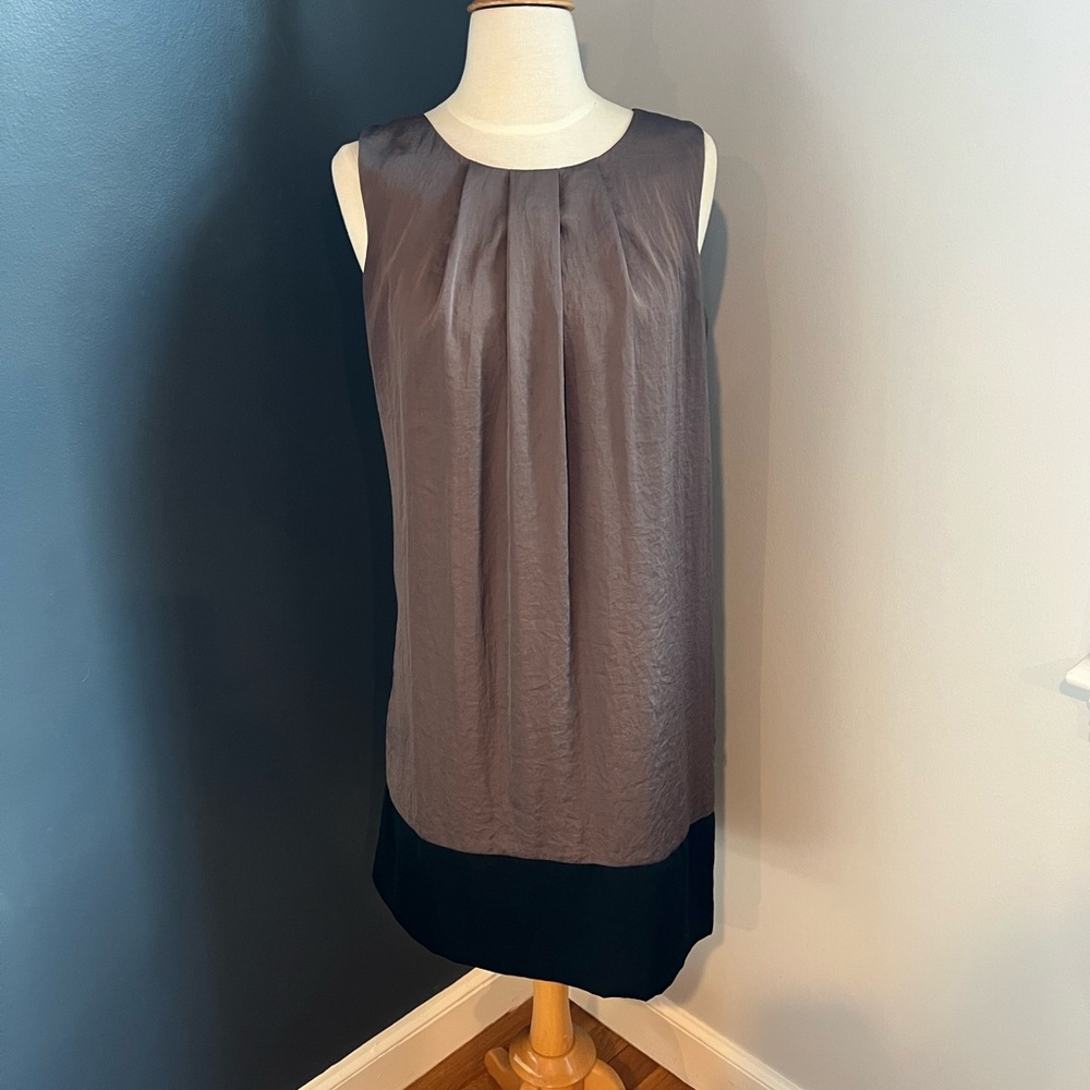 Ann Taylor LOFT Sleeveless Pleated Blouse Taupe Brown Size 6